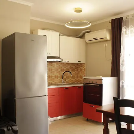 Appartement House, Qerret