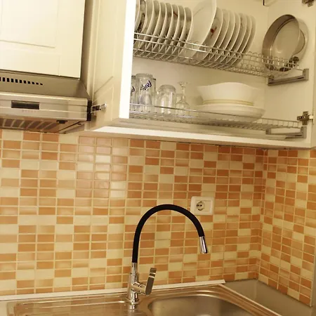 Appartement House, Qerret *