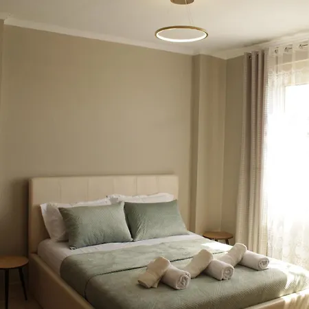 House, Qerret Appartement Golem (Tirana)