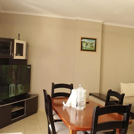 House, Qerret *