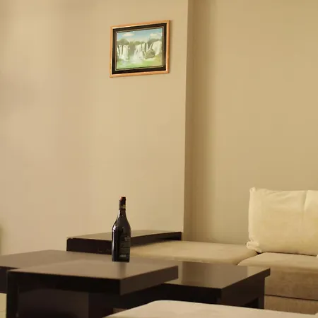 House, Qerret Appartement *